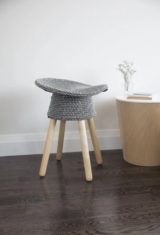 Umbra Muotoiltu Jakkara 1 Umbra Muotoiltu Jakkara