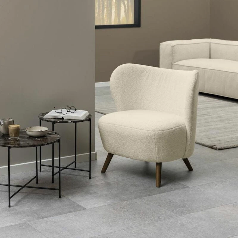 Ei Brändiä Crosby Nojatuoli Kerma 8 Orson, Ruskeat Jalat 1 Ei Brändiä Crosby Nojatuoli Kerma 8 Orson, Ruskeat Jalat