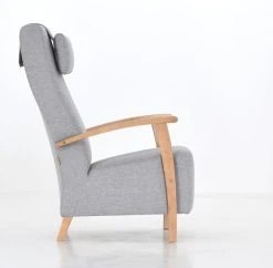 Veke Aina Nojatuoli Vaaleanharmaa Grass 86, Tammen Väriset Koivu Käsinojat -4Living Store Veke Aina nojatuoli vaaleanharmaa Grass 86 tammi kasinojat 4 0