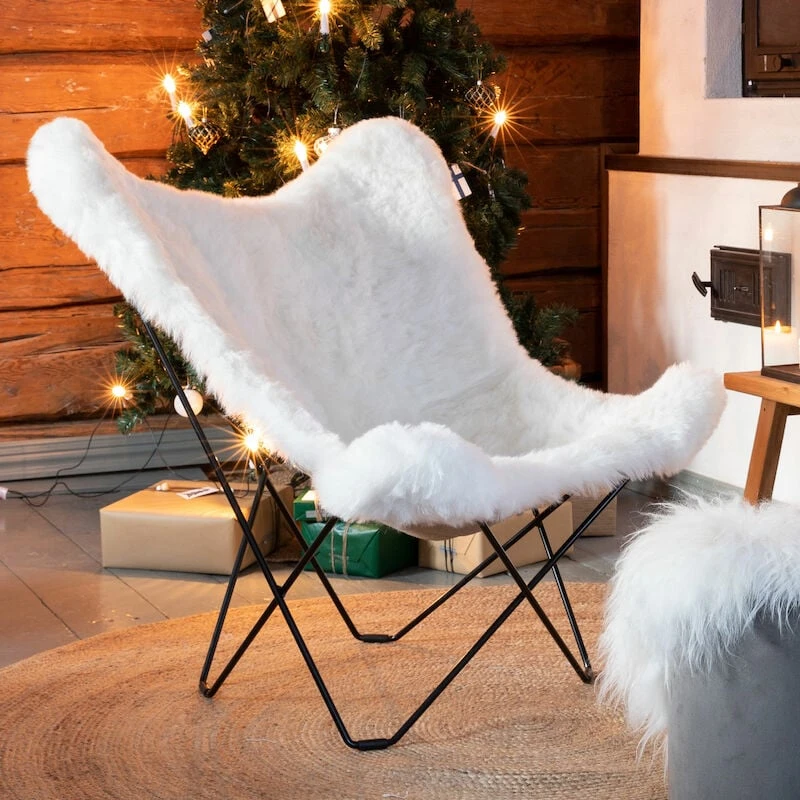 Cuero Iceland Mariposa Shorn White Lepakkotuoli, Musta Jalka 2 Cuero Iceland Mariposa Shorn White Lepakkotuoli, Musta Jalka - Image 2