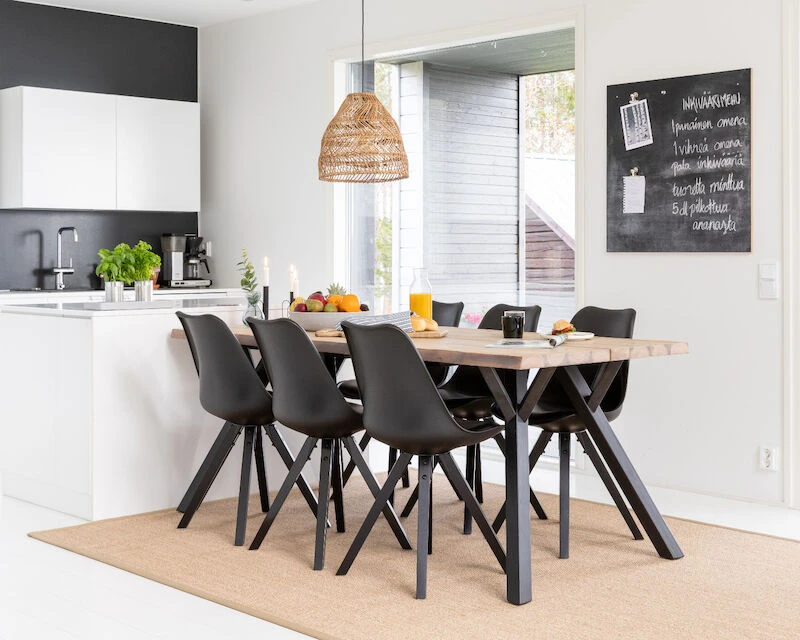 House Nordic Bergen Tuoli Musta, Mustilla Jaloilla 4 House Nordic Bergen Tuoli Musta, Mustilla Jaloilla - Image 4